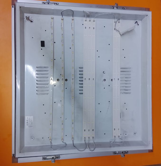 Срочно продам лампу, све