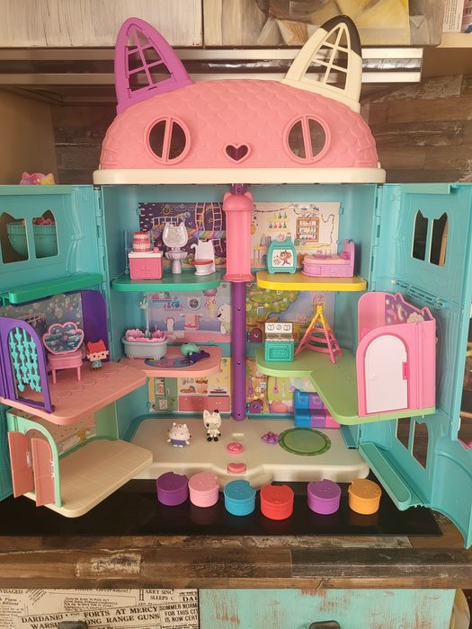 Къщата на Габи- Gabby's Dollhouse