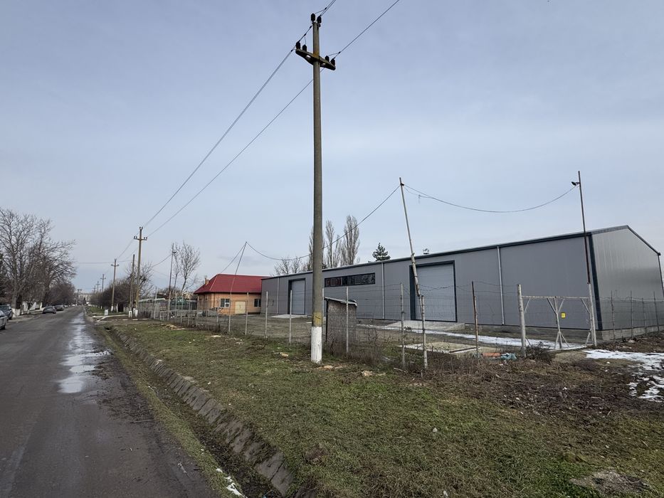 Inchiriez sau vand hala + birouri