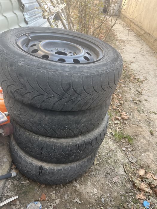 Автошина зимный лада 14 -15 хорошое состояние срочно