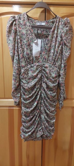 Дамска рокля по тялото