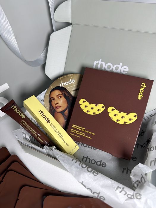 rhode Caramelized Banana Lip Gloss гланц балсам за устни Peptide Treatment карамелизиран банан от Hailey x Justin Bieber колекция