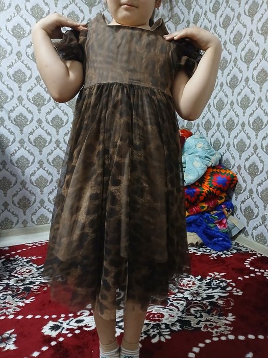 Детский платье россиский ,шикарный.для взрослих тоже есть одежда .100%