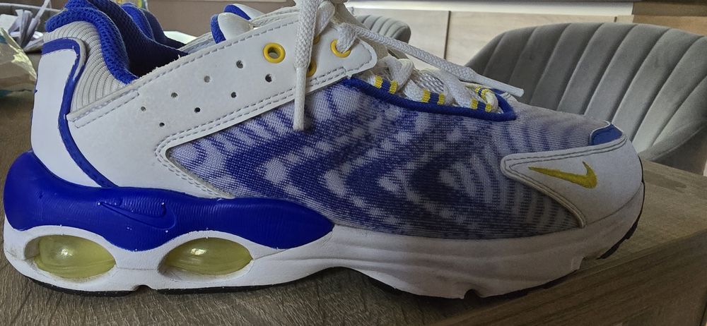 Маратонки Nike 37.5