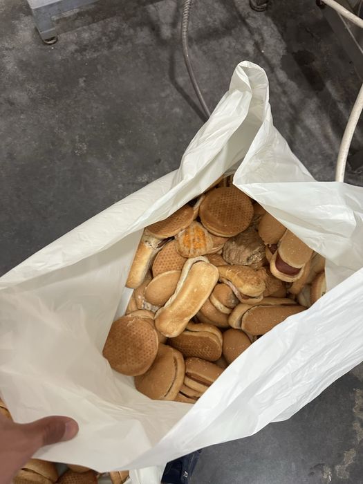 Tovuq,mollar uchun burger va sendvich vozvratlari