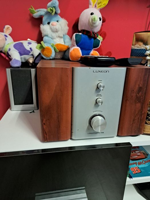 Продавам буфер с 5 колонки