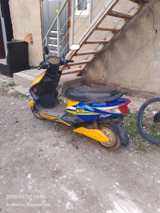 Электромопед в хорошем состоянии