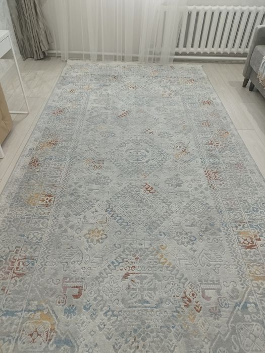 Ковер в хорошем состоянии размер 2.4