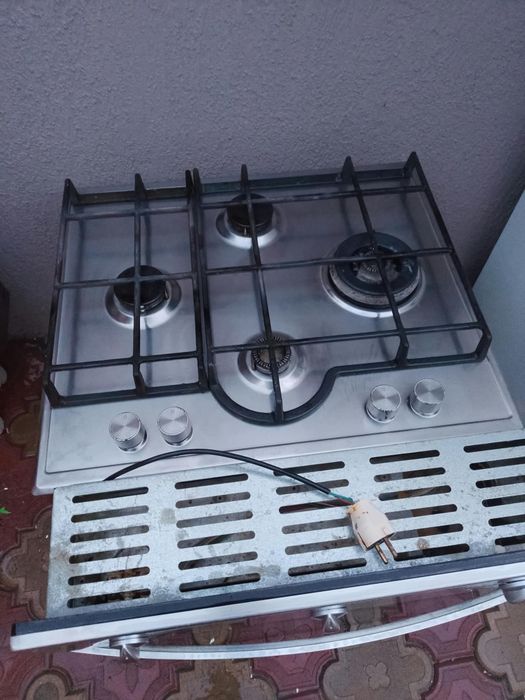Vând cuptor cu plita
