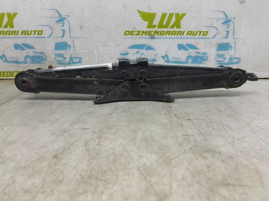 Cric 3Q0011031A Volkswagen Passat B8 (2014 - 2020)