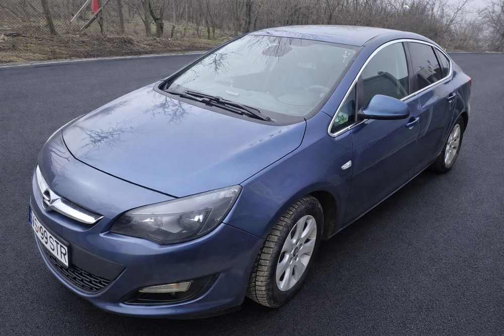 Opel Astra J 2015 | 1.6 CDTI 136 CP | Scaune electrice | Senzori |