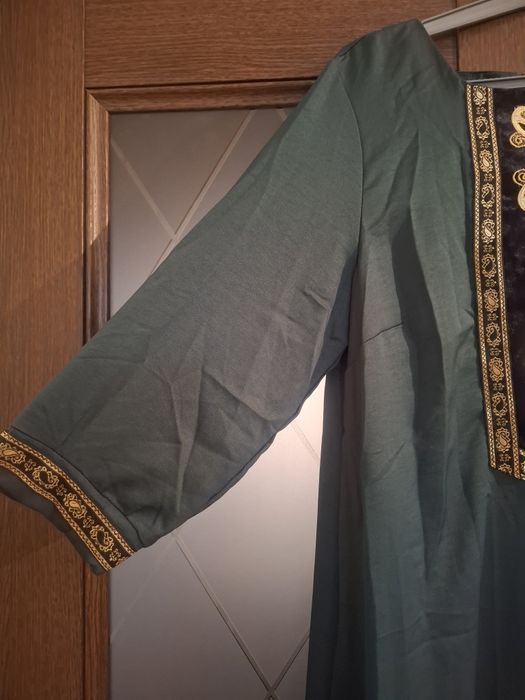 Продам  женский  платье