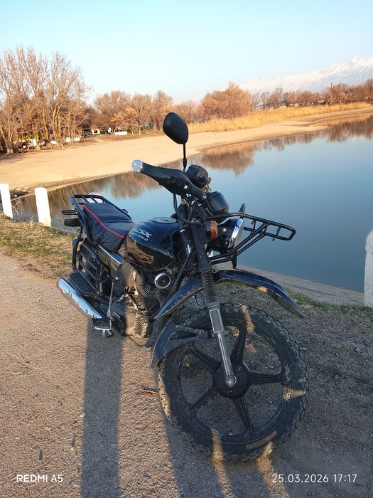 Мотоцикл suzuki 200