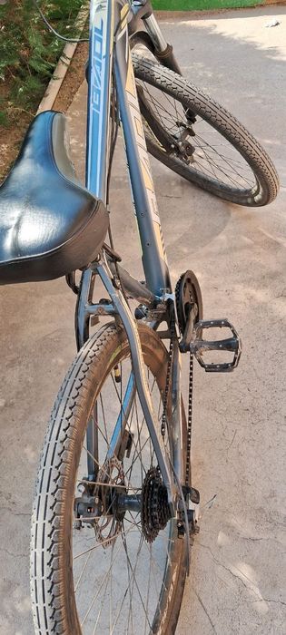 Велосипед алюминиевый.