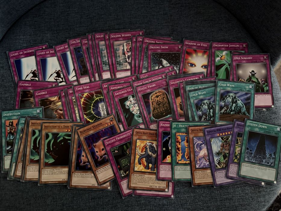 yu gi oh кутия + 250 common cards