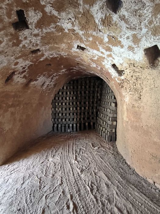 Ohangaron tumanida Toytepaga yaqin ishlayotgan g’isht zavodi sotiladi