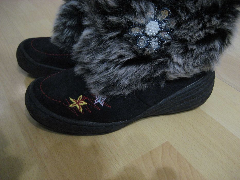 Топли сникърси и детски маратонки и обувки