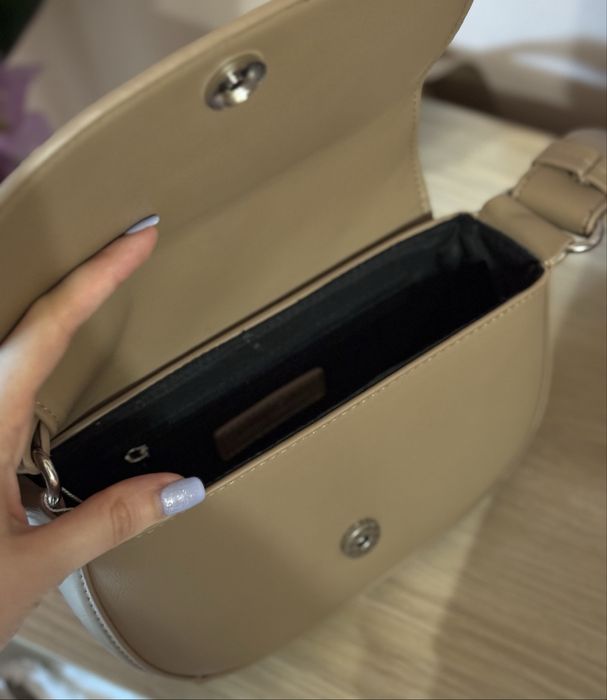 Нови Keddo Couture чанти в бежово и мента