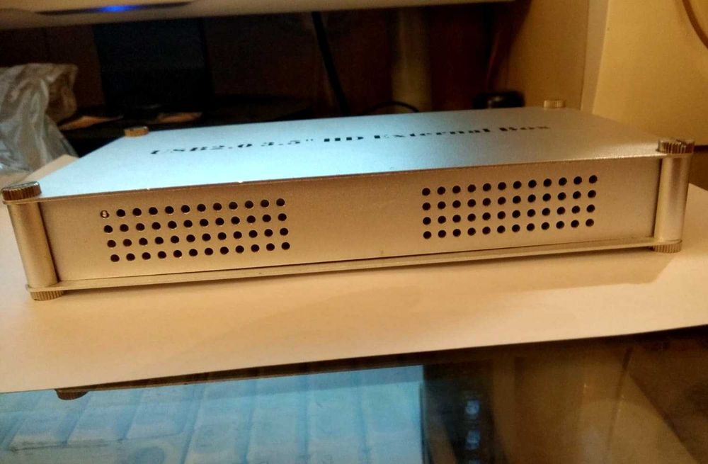 Продам бокс для старых HDD жёстских дисков