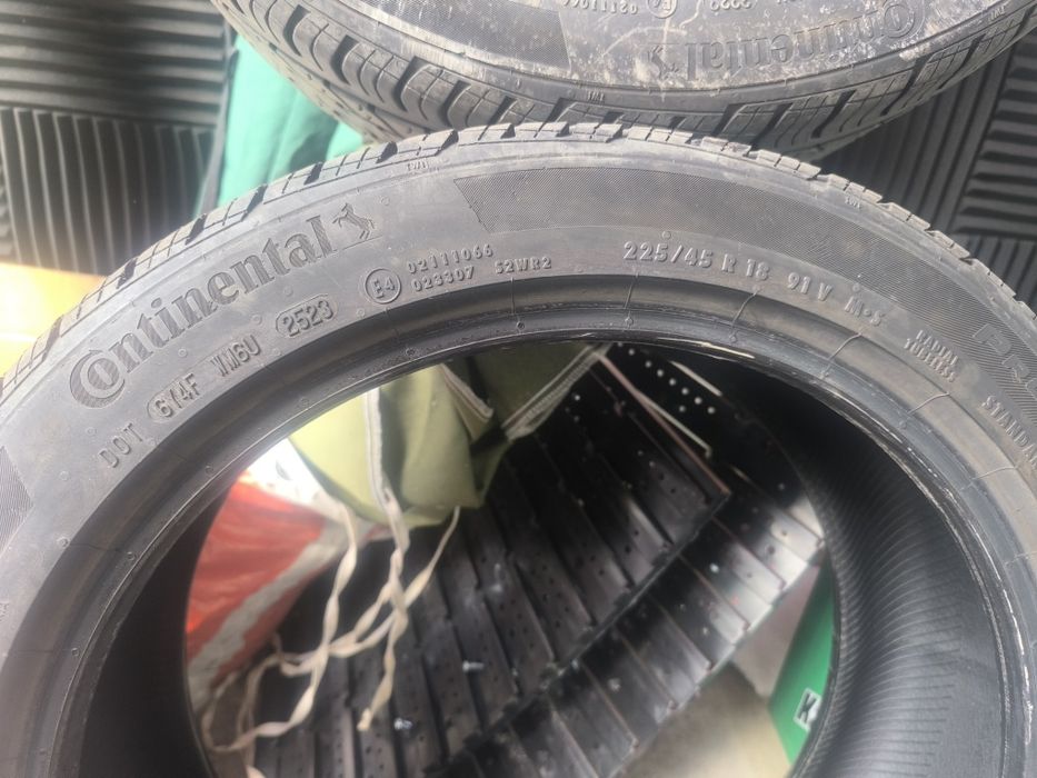 2 гуми CONTINENTAL 225/45 R18 DOT23