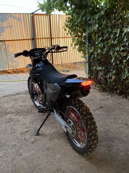В продаже эндуро 250 куб Sycmcc