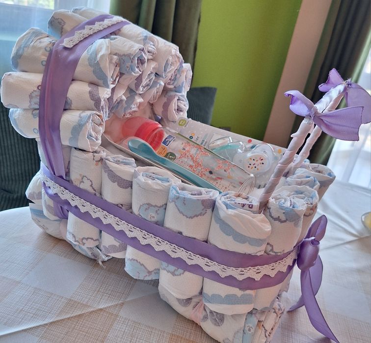 Ръчно изработена бебешка количка