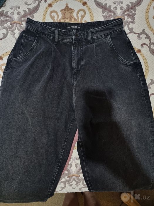 Джинсы Guess.  Брюки Calvin Klein