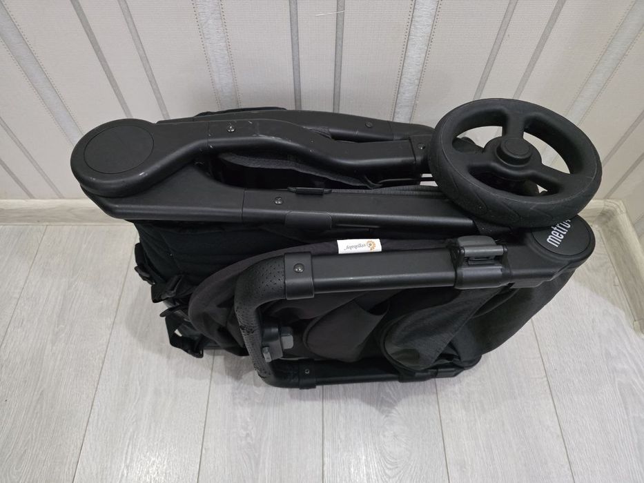 Ergobaby Metro plus детская коляска
