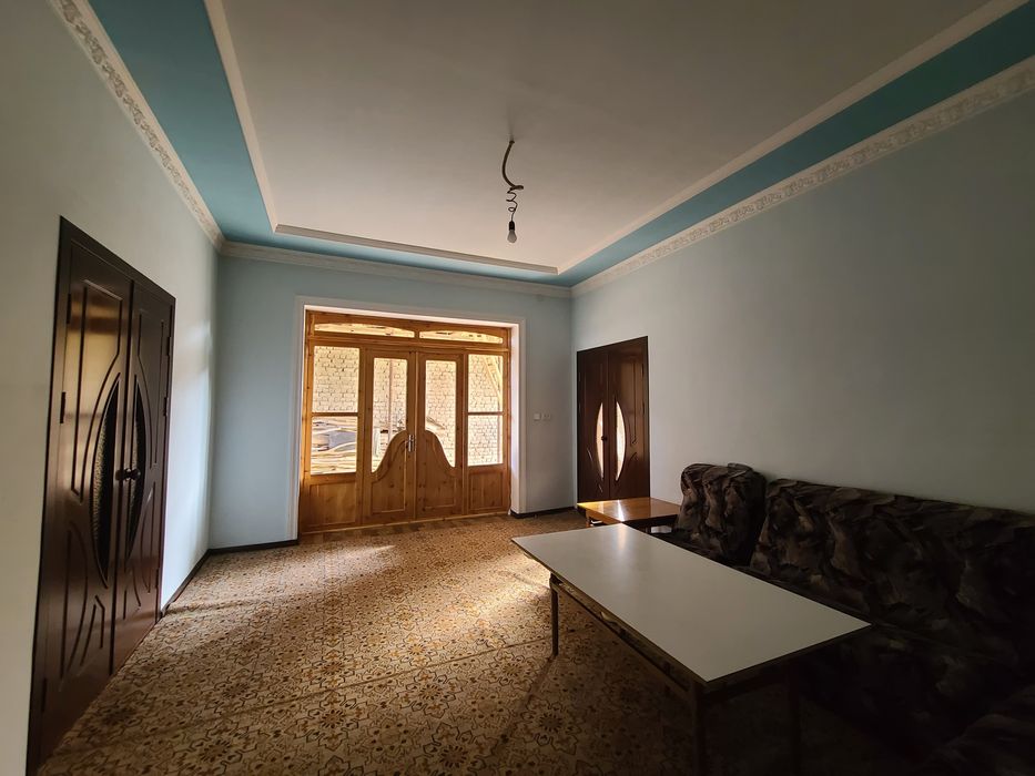 Уй сотилади. 6 сотих.