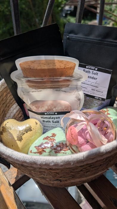 Подарочный СПА-набор для ванны | 8 бомбочек ручной работы + соль |