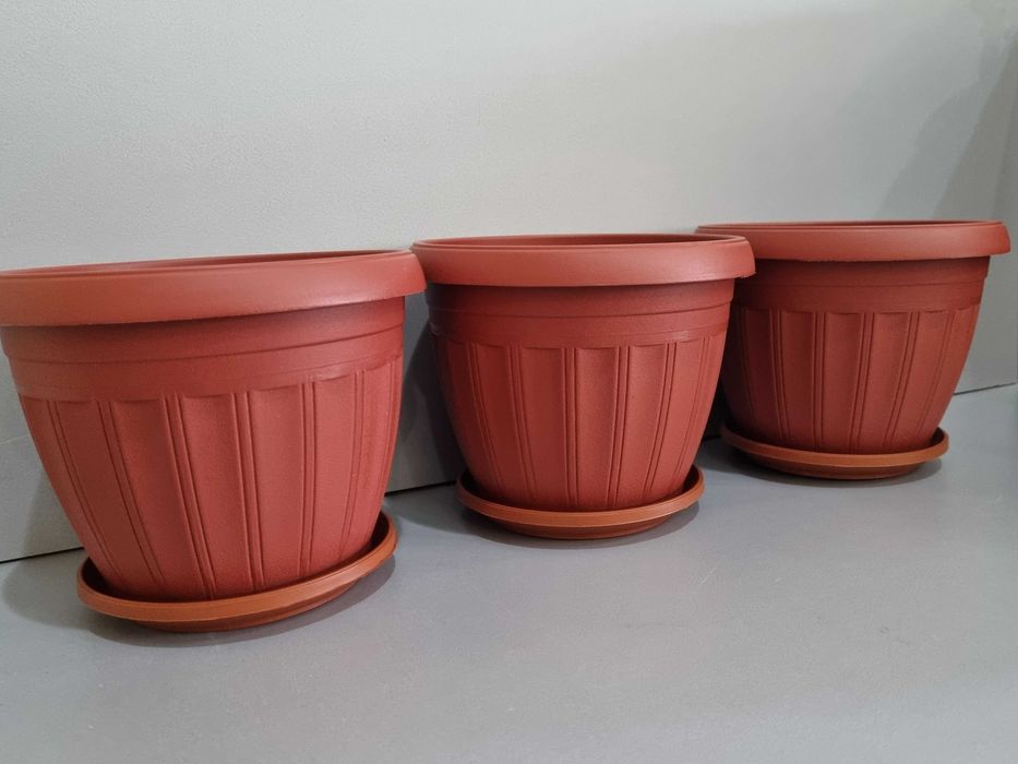 Различни размери пластмасови саксии за цветя с подложка! Кръгла саксия