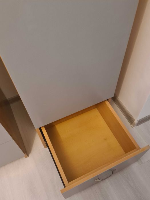 Vand două corpuri. Predare personală în Pitești. .