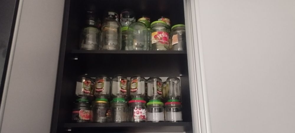 Продаю банки недорого 1000сум