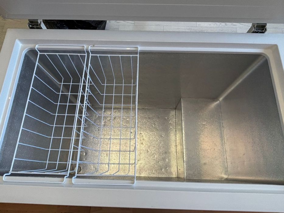 Продам морозильник