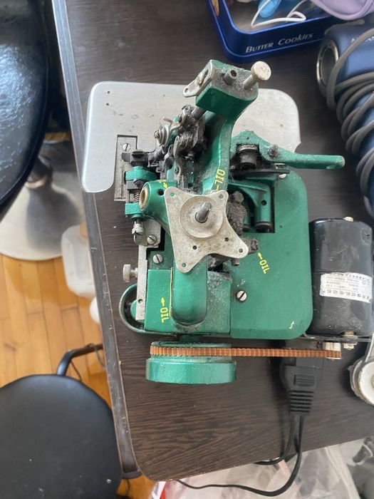 Оверлок не включаеться