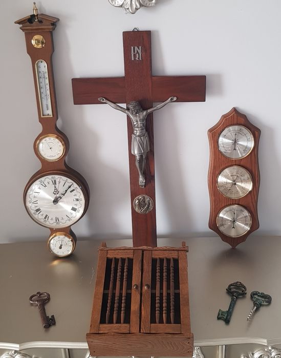Barometru/Crucifix vechi din lemn și bronz