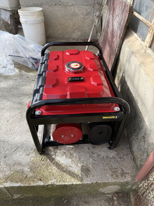 Продавам бензинов генератор HONDA - монофазен и трифазен 6.5 kW.