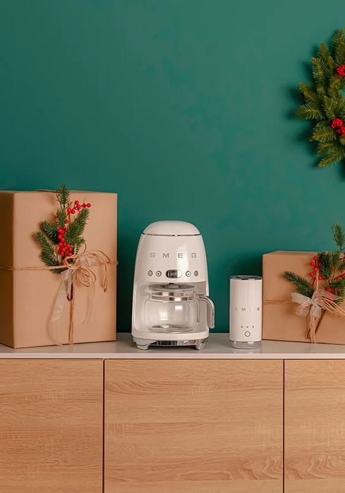 Капельная кофеварка SMEG DCF02CREU