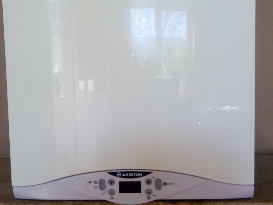 Depozit piese s.h.centrale ARISTON diverse modele