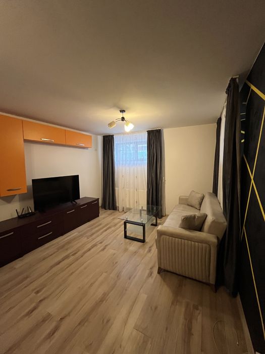 Inchiriez apartament cu 2 camere