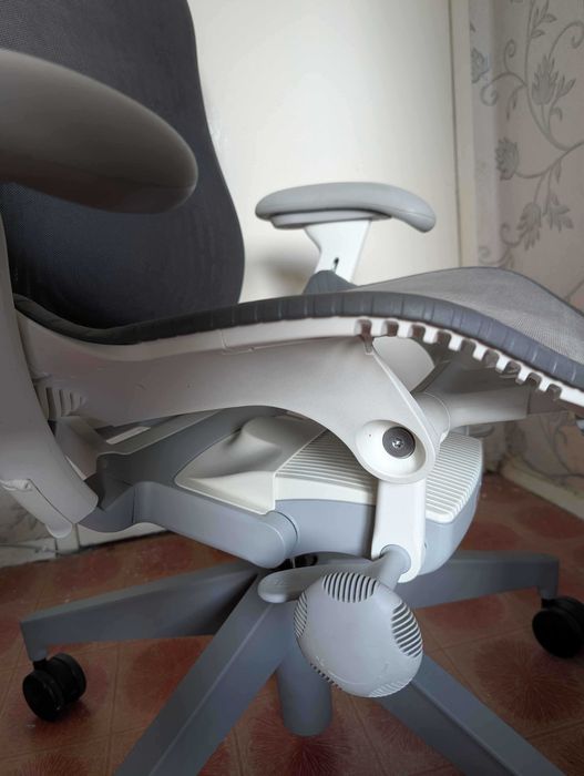 Herman Miller Mirra 2 full option