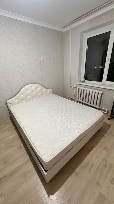 Спальный кровать