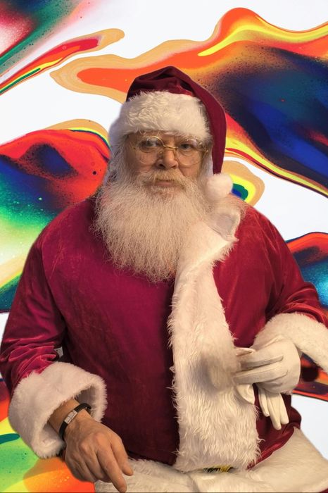 Mos Crăciun- de închiriat - poze reale.