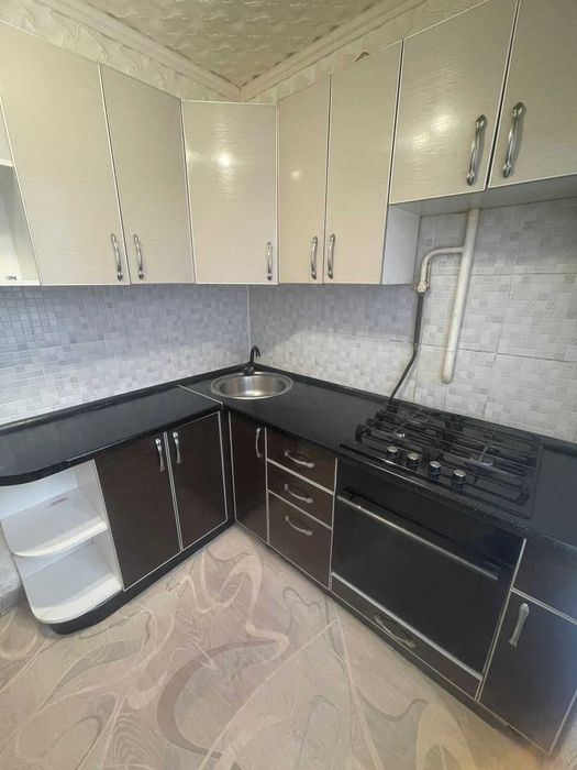 Продам 2 комн.квартиру на Молодежке