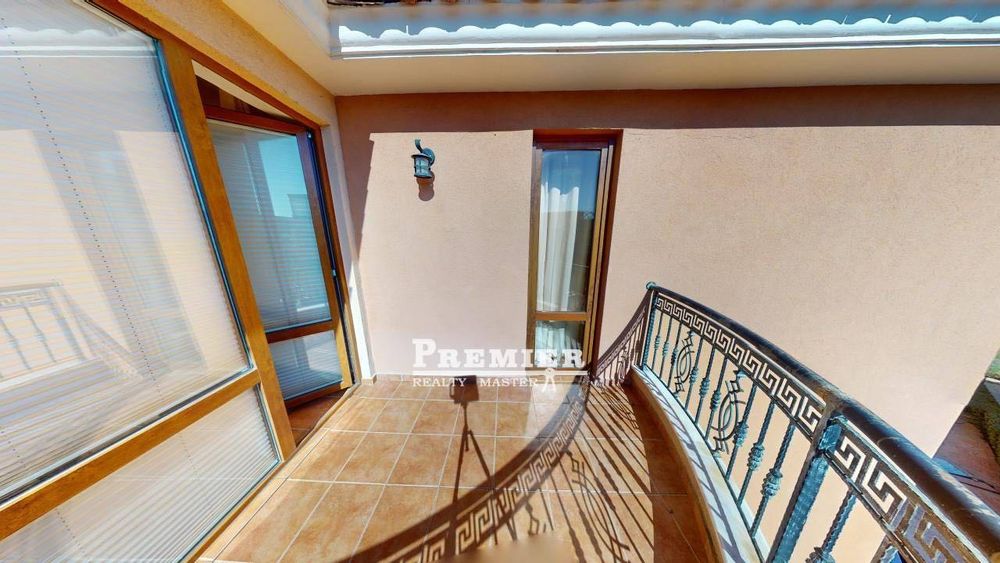 Продава се Тристаен апартамент в к.к. Слънчев бряг - 122 кв.м за 779 €/кв.м - Снимка #1