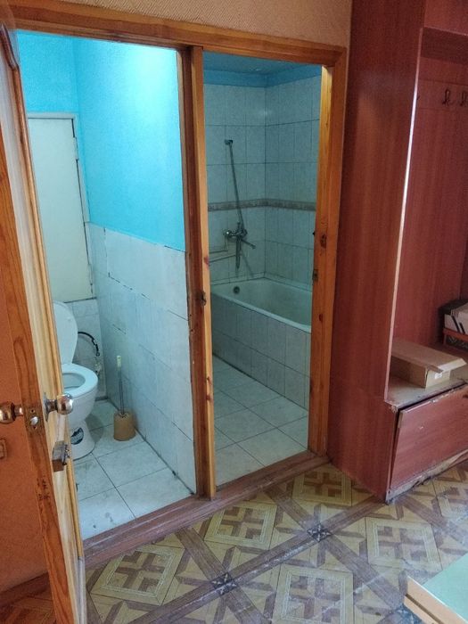 Yashnobodda uy sotiladi