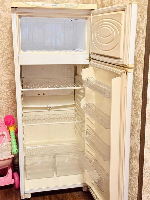 Холодильник отличному состояние