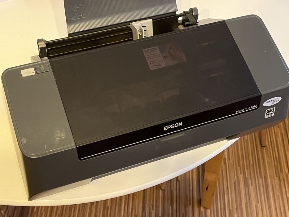 Продавам принтер Epson Stylus D92