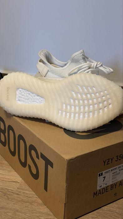 Yeezy boost 350 white