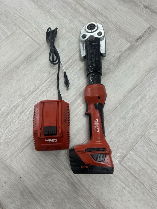 Hilti NPR 32-A presa de sertizat